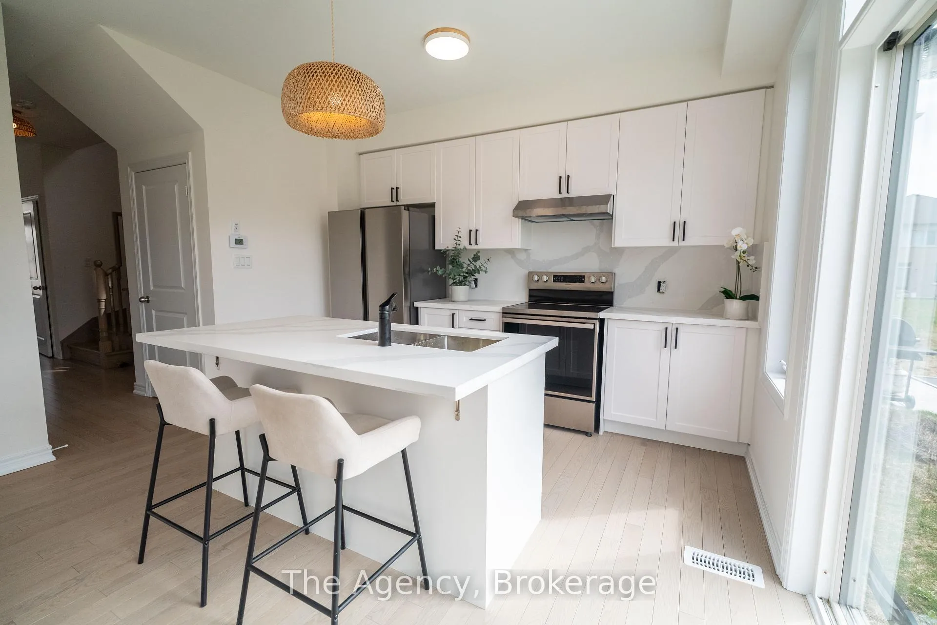 Photo 2 of 471 Black Cherry Crescent, Shelburne — HOMEH
