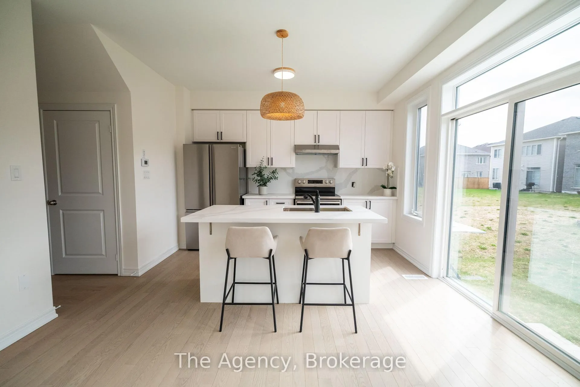 Photo 3 of 471 Black Cherry Crescent, Shelburne — HOMEH