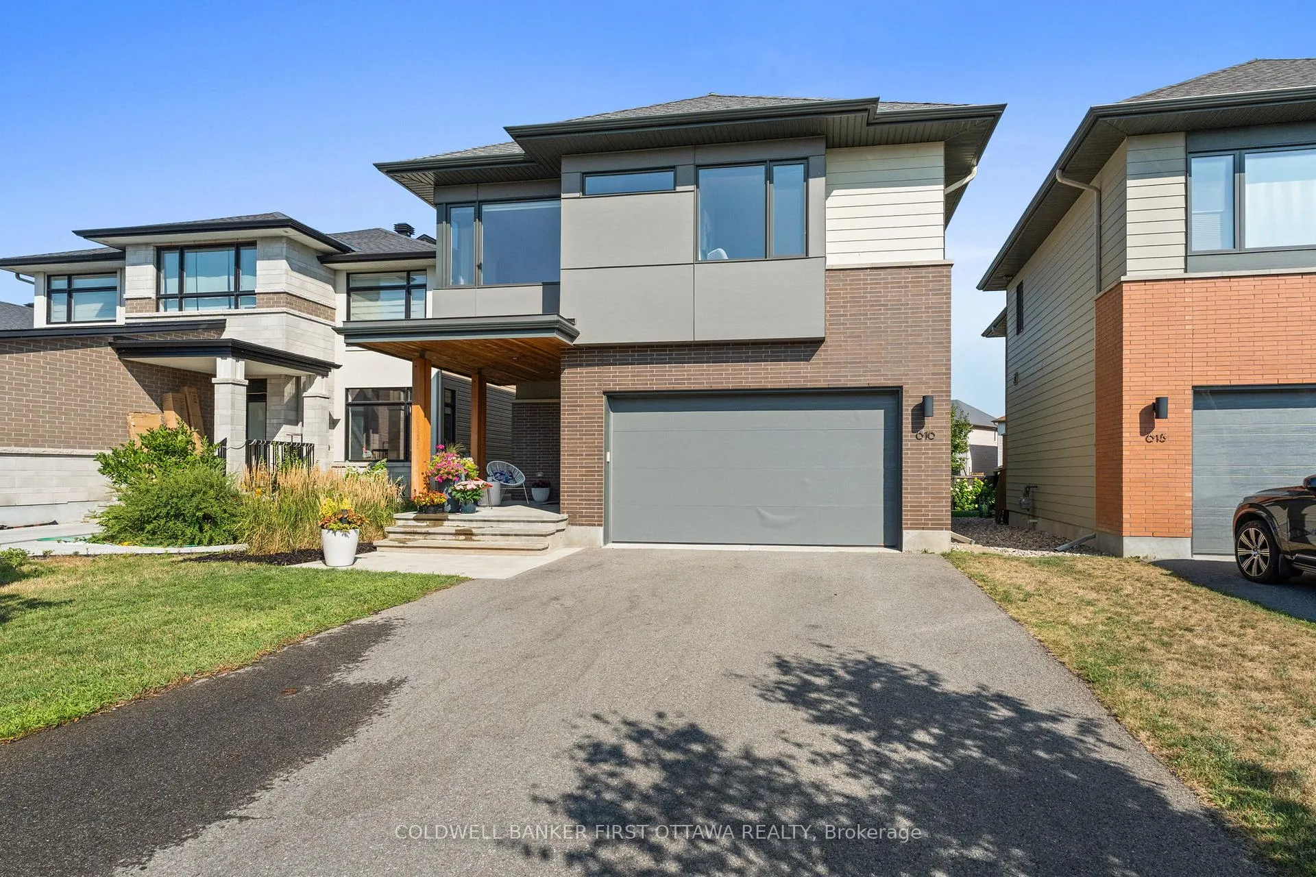 Photo 3 of 616 Summerhill Street, Ottawa, Riverside South/Gloucester Glen — HOMEH