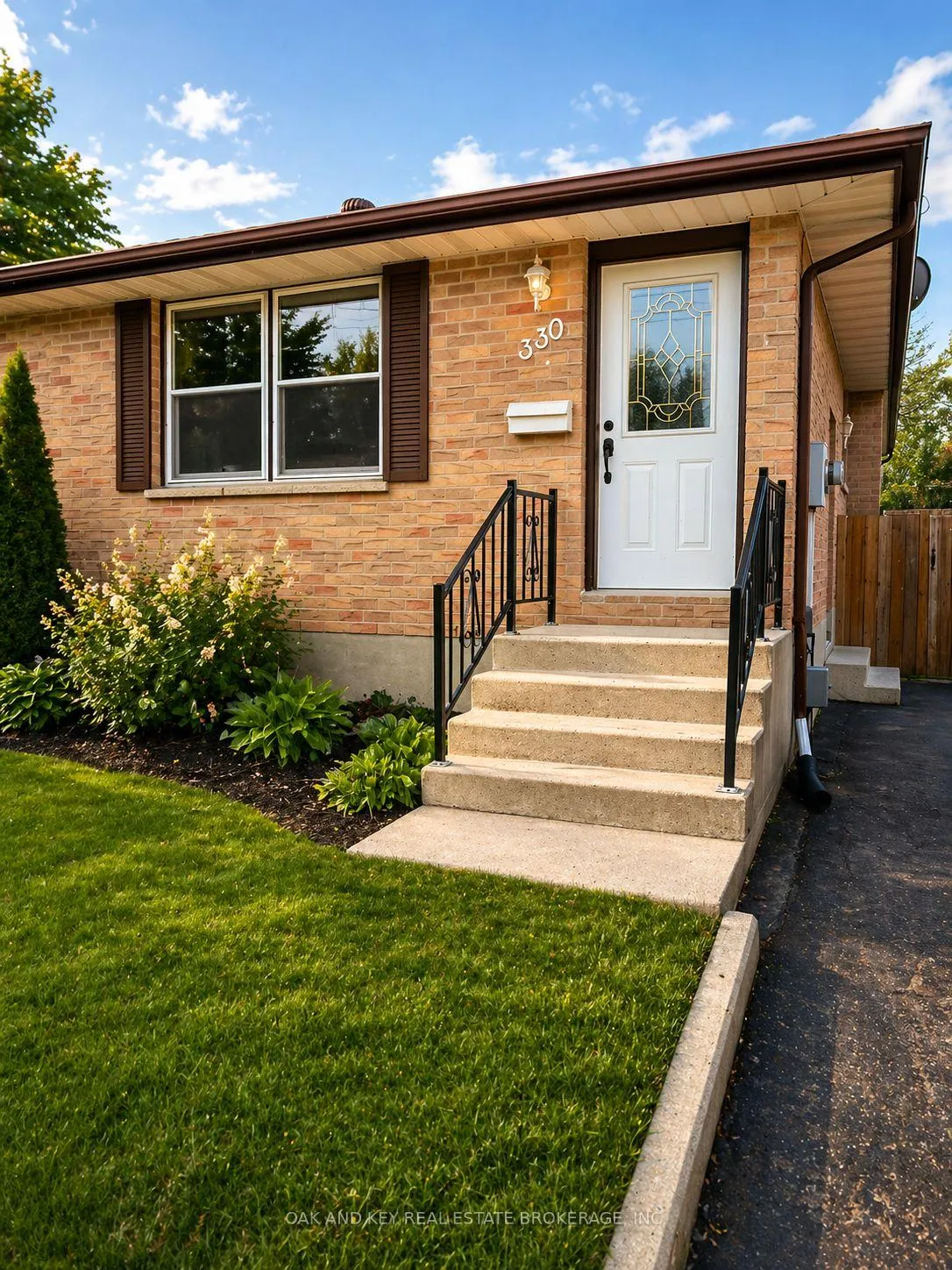 Photo 1 of 330 Oak Avenue, Strathroy-Caradoc, SW — HOMEH