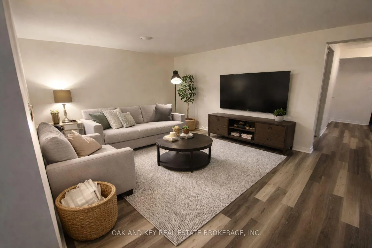 Photo 8 of 330 Oak Avenue, Strathroy-Caradoc, SW — HOMEH