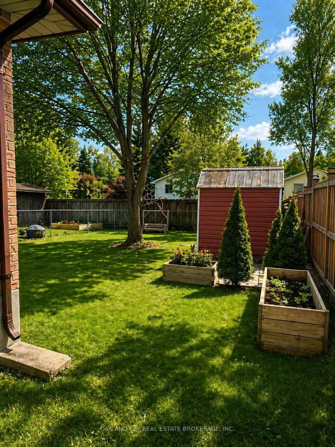 Photo 10 of 330 Oak Avenue, Strathroy-Caradoc, SW — HOMEH