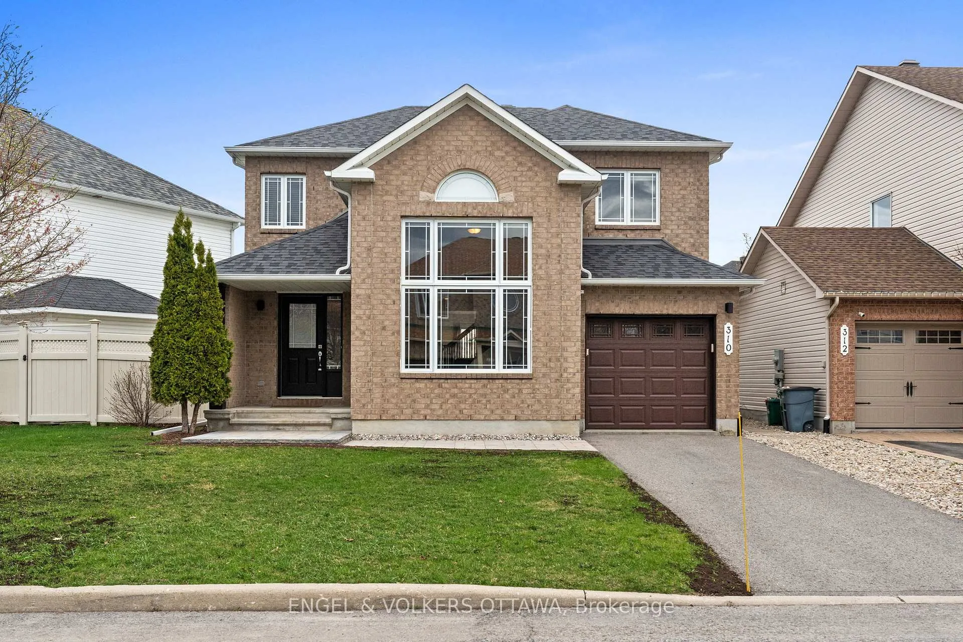 Front of 310 Sarabella Street