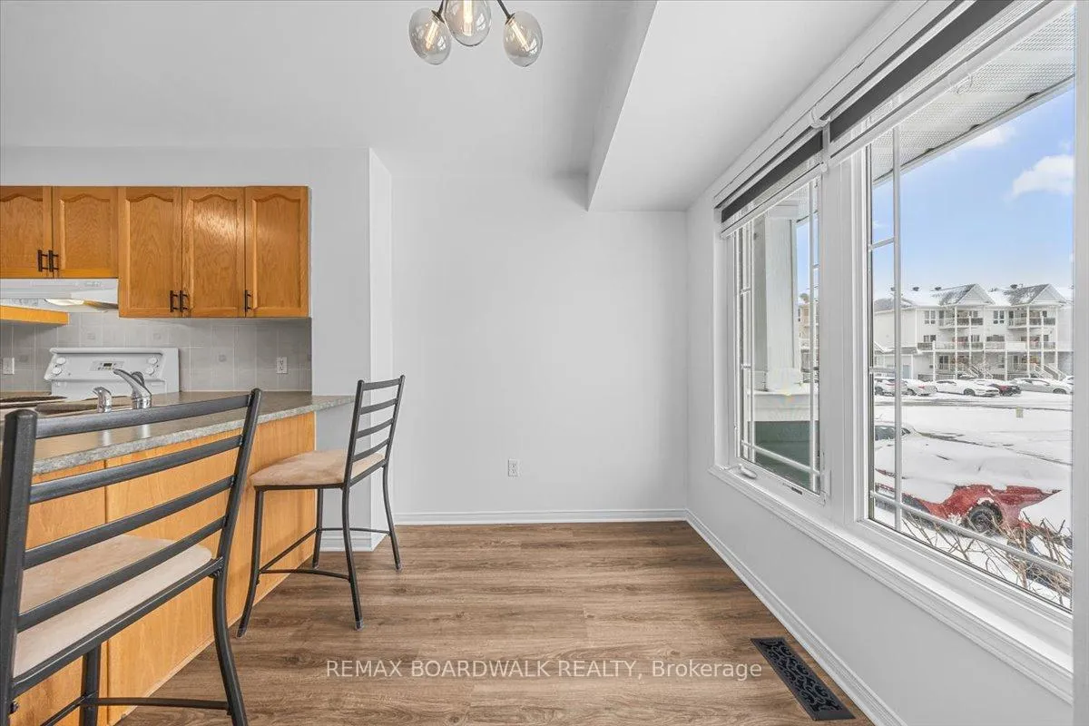 Photo 6 of 364 Crownridge Drive, Ottawa, Kanata - Emerald Meadows/Trailwest — HOMEH