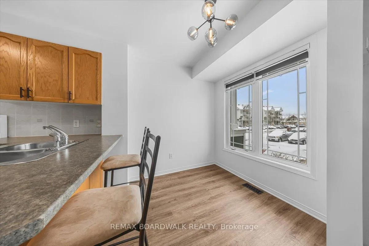 Photo 7 of 364 Crownridge Drive, Ottawa, Kanata - Emerald Meadows/Trailwest — HOMEH