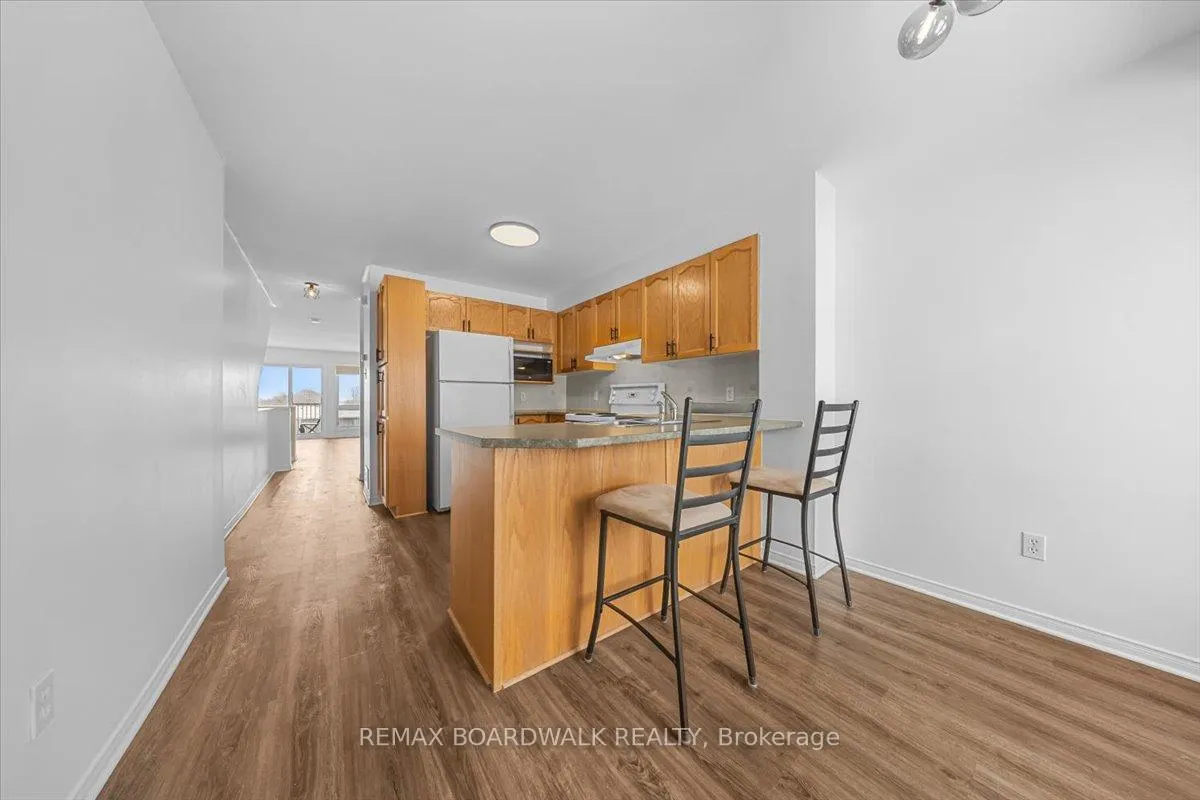 Photo 8 of 364 Crownridge Drive, Ottawa, Kanata - Emerald Meadows/Trailwest — HOMEH