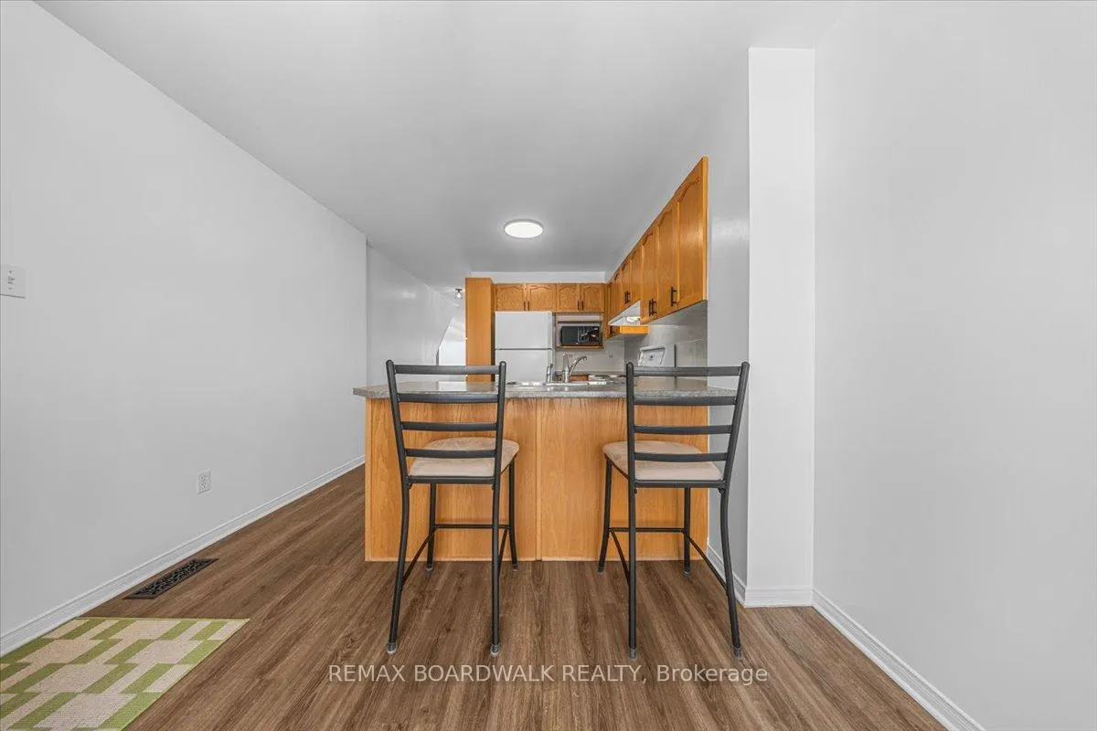 Photo 9 of 364 Crownridge Drive, Ottawa, Kanata - Emerald Meadows/Trailwest — HOMEH