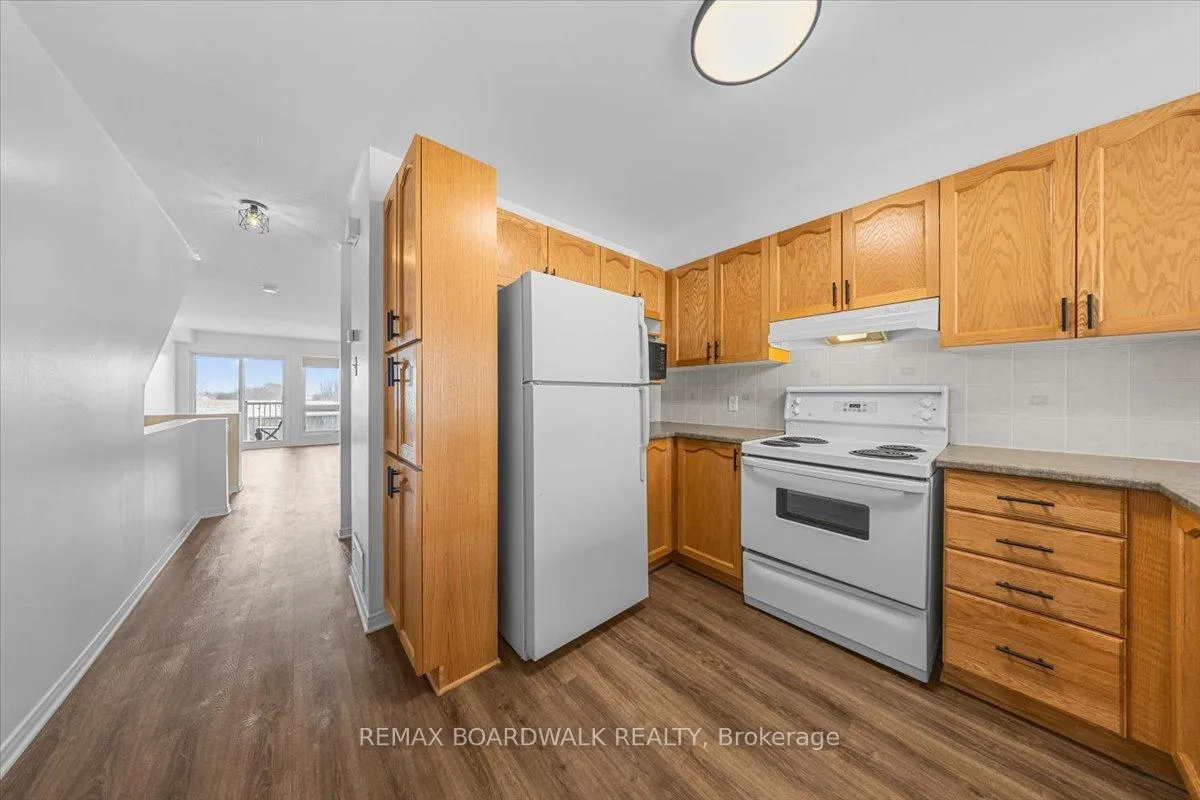 Photo 12 of 364 Crownridge Drive, Ottawa, Kanata - Emerald Meadows/Trailwest — HOMEH