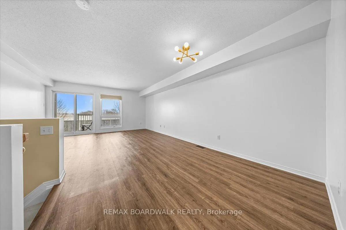 Photo 16 of 364 Crownridge Drive, Ottawa, Kanata - Emerald Meadows/Trailwest — HOMEH
