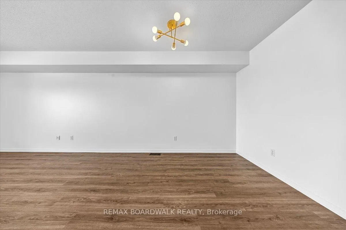 Photo 17 of 364 Crownridge Drive, Ottawa, Kanata - Emerald Meadows/Trailwest — HOMEH