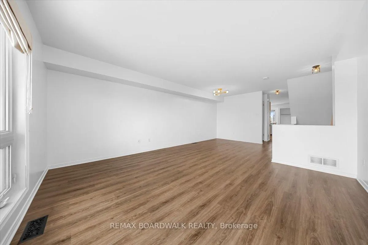 Photo 22 of 364 Crownridge Drive, Ottawa, Kanata - Emerald Meadows/Trailwest — HOMEH