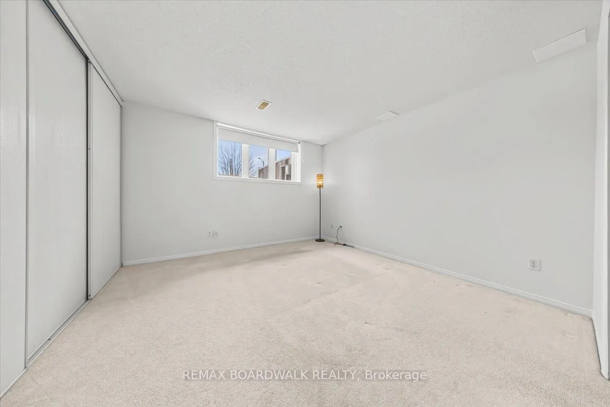 Photo 28 of 364 Crownridge Drive, Ottawa, Kanata - Emerald Meadows/Trailwest — HOMEH