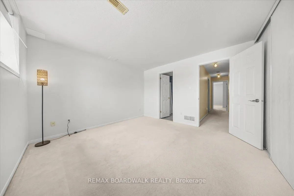 Photo 29 of 364 Crownridge Drive, Ottawa, Kanata - Emerald Meadows/Trailwest — HOMEH