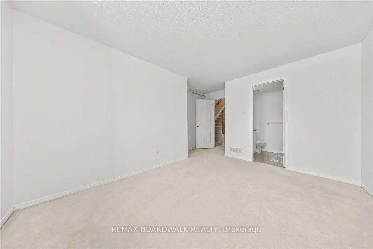Photo 36 of 364 Crownridge Drive, Ottawa, Kanata - Emerald Meadows/Trailwest — HOMEH