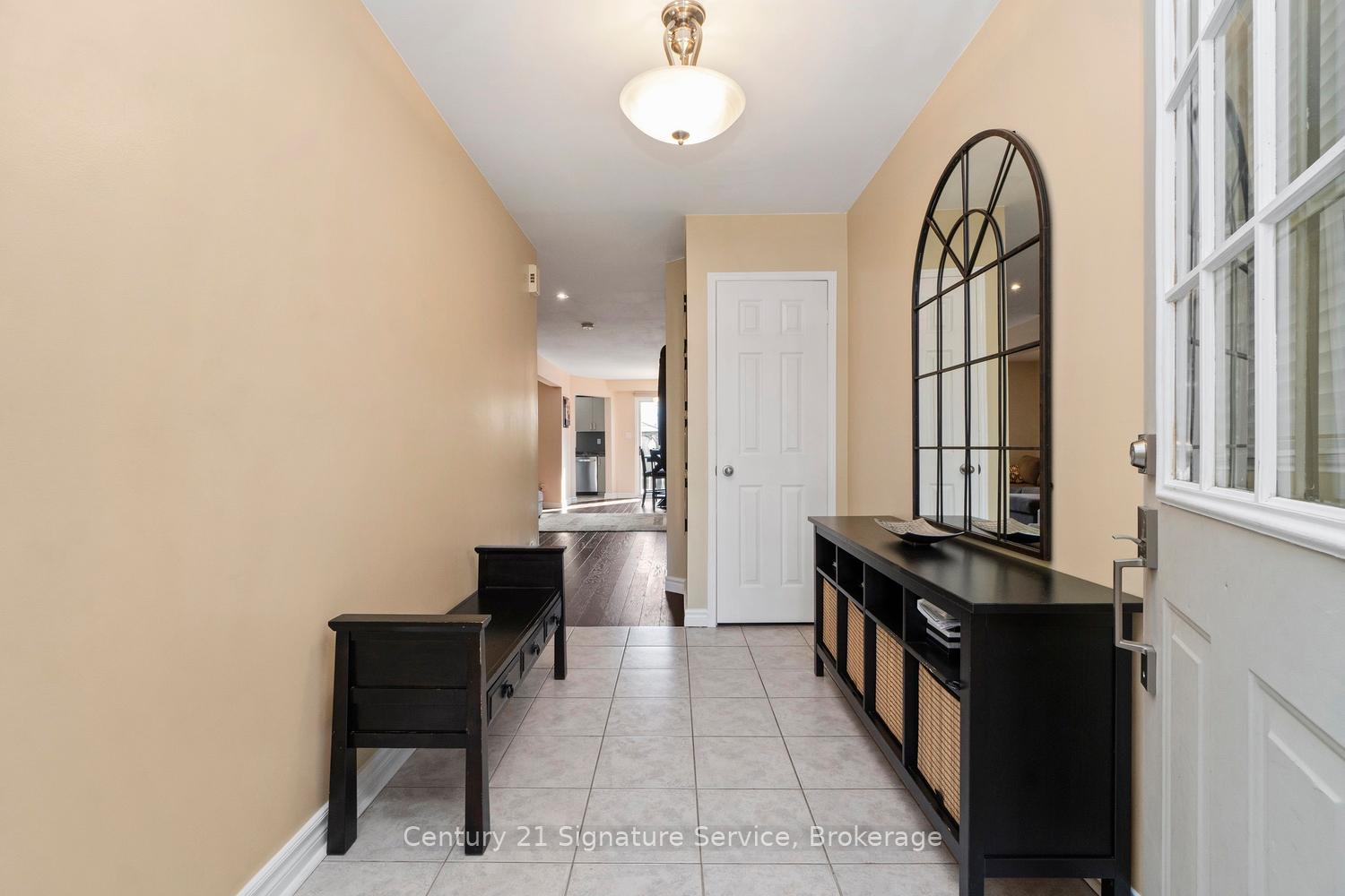 Photo 3 of 5140 Lampman Avenue, Burlington, Uptown — HOMEH
