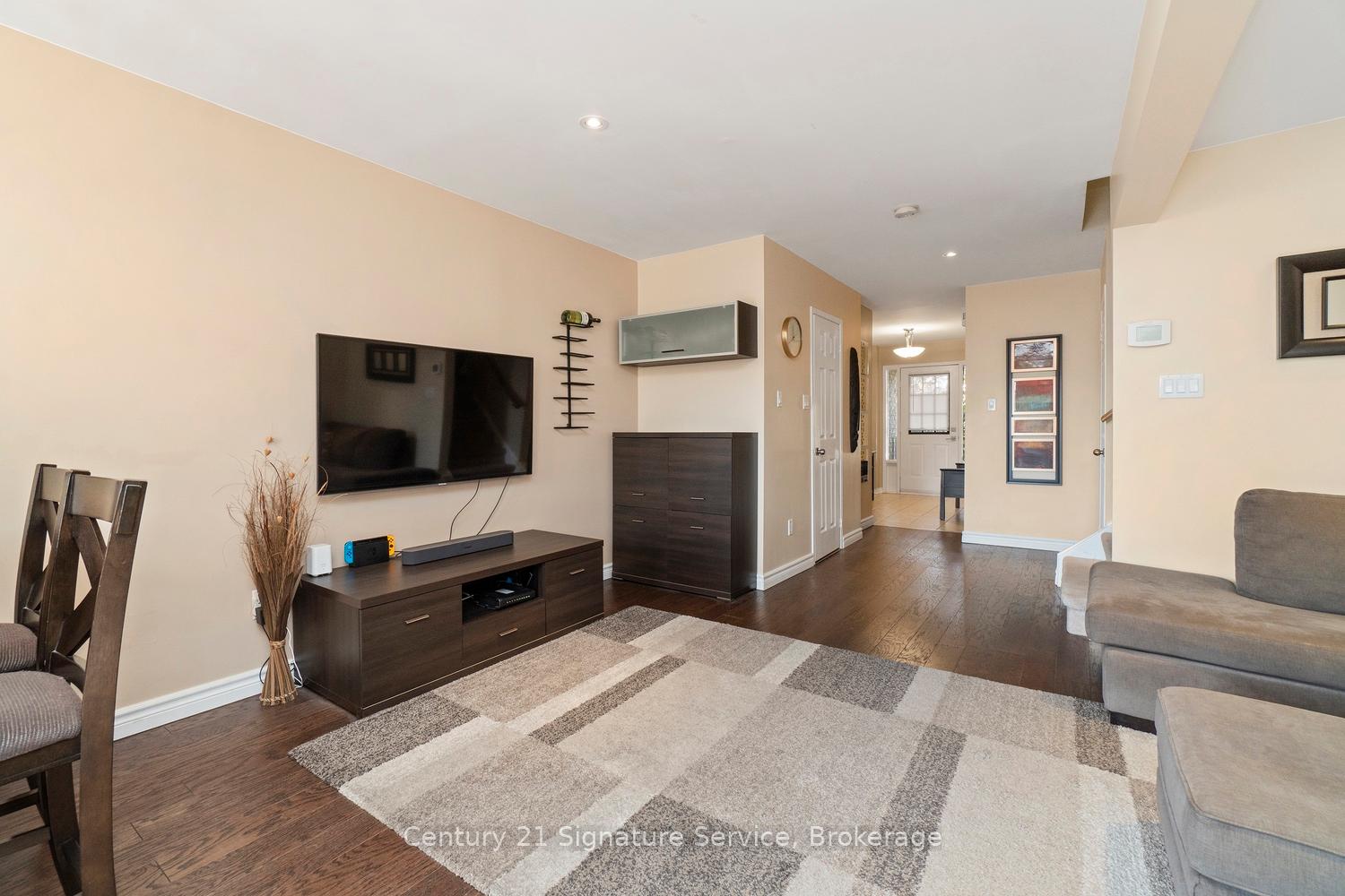 Photo 6 of 5140 Lampman Avenue, Burlington, Uptown — HOMEH
