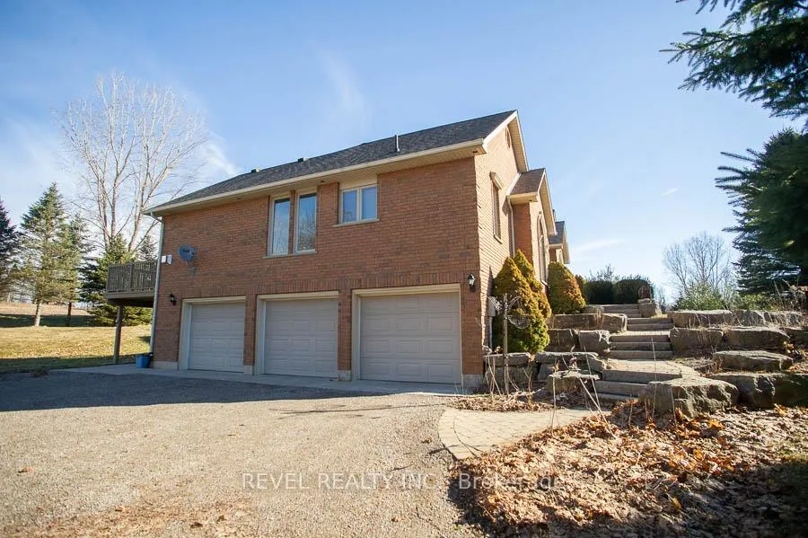 Photo 3 of 171 German School Road, Brant, South Dumfries — HOMEH