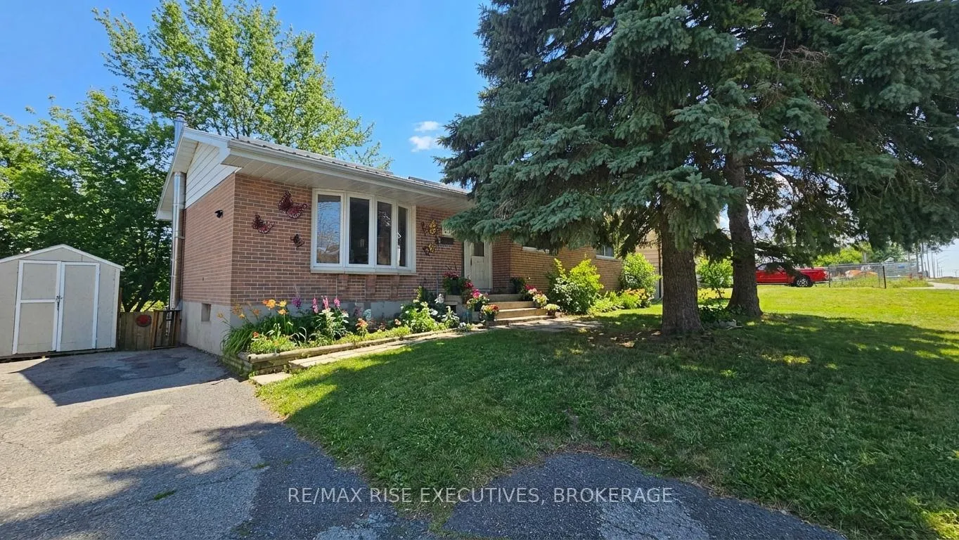 Photo 1 of 314 Amherst Drive, Loyalist, Amherstview — HOMEH