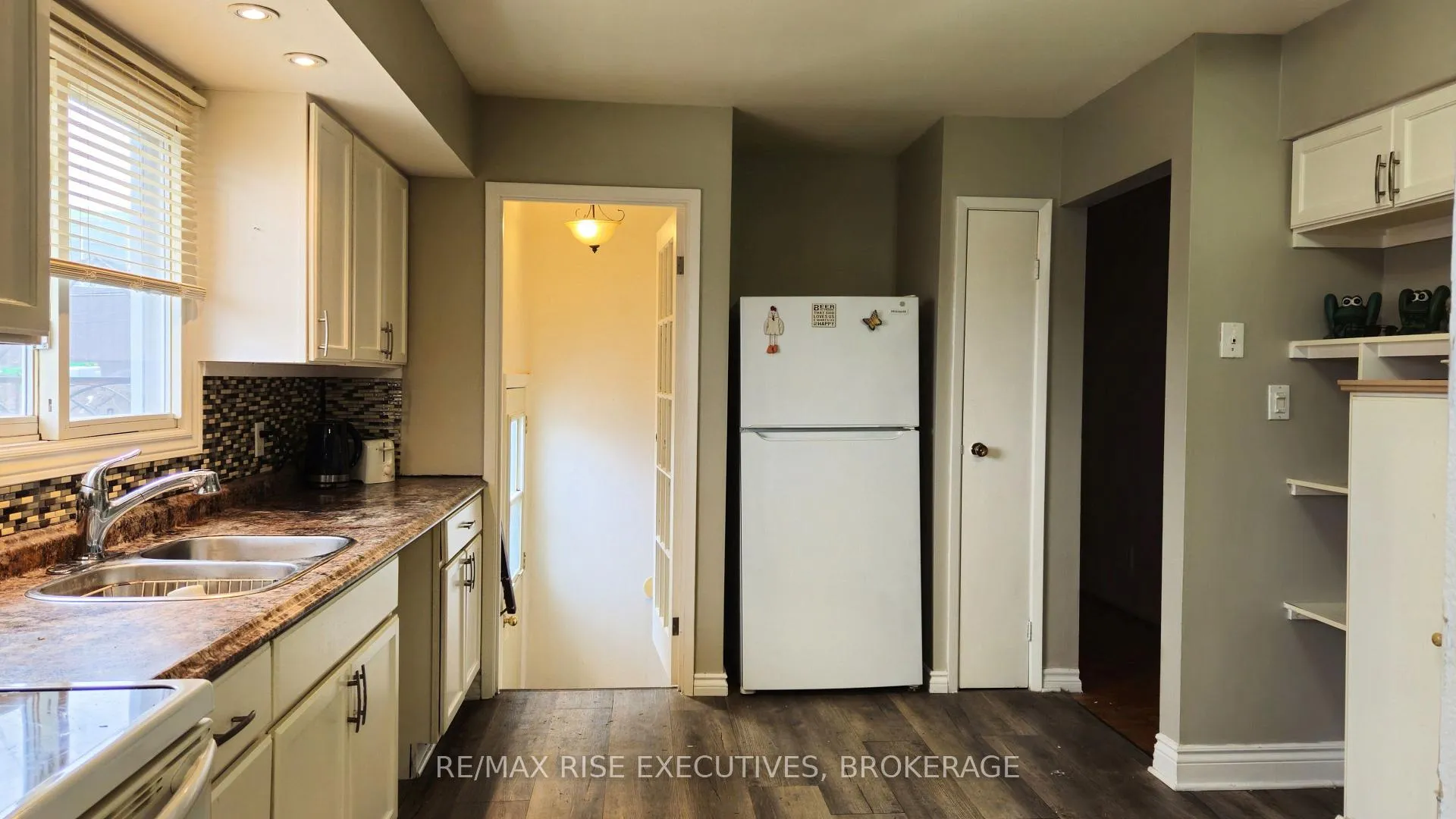 Photo 6 of 314 Amherst Drive, Loyalist, Amherstview — HOMEH