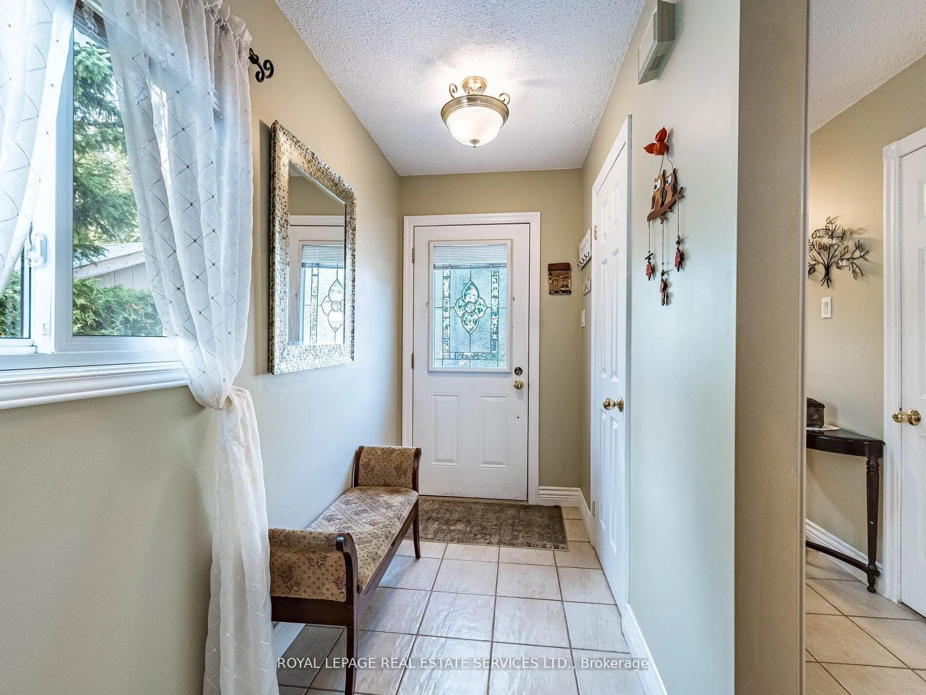 Photo 6 of 77 Martindale Crescent, Brampton, Brampton West — HOMEH