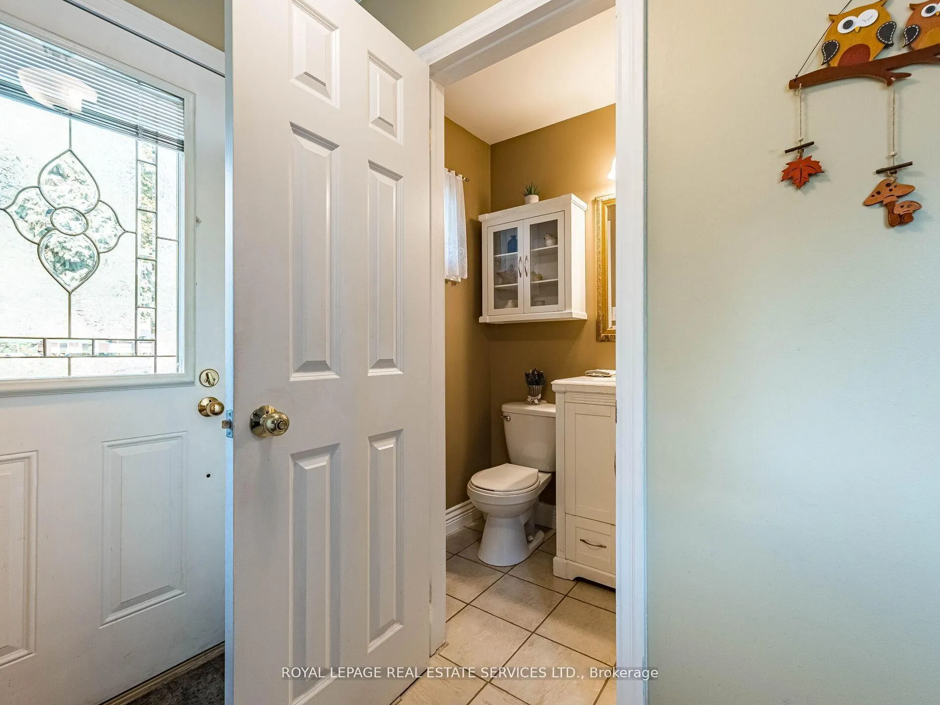 Photo 7 of 77 Martindale Crescent, Brampton, Brampton West — HOMEH