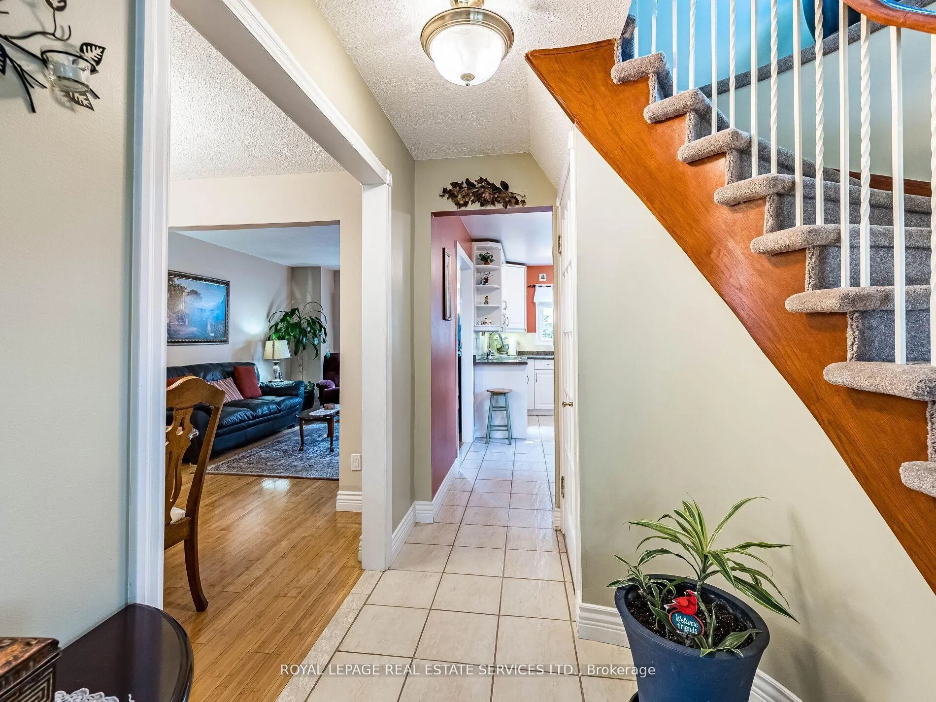 Photo 9 of 77 Martindale Crescent, Brampton, Brampton West — HOMEH