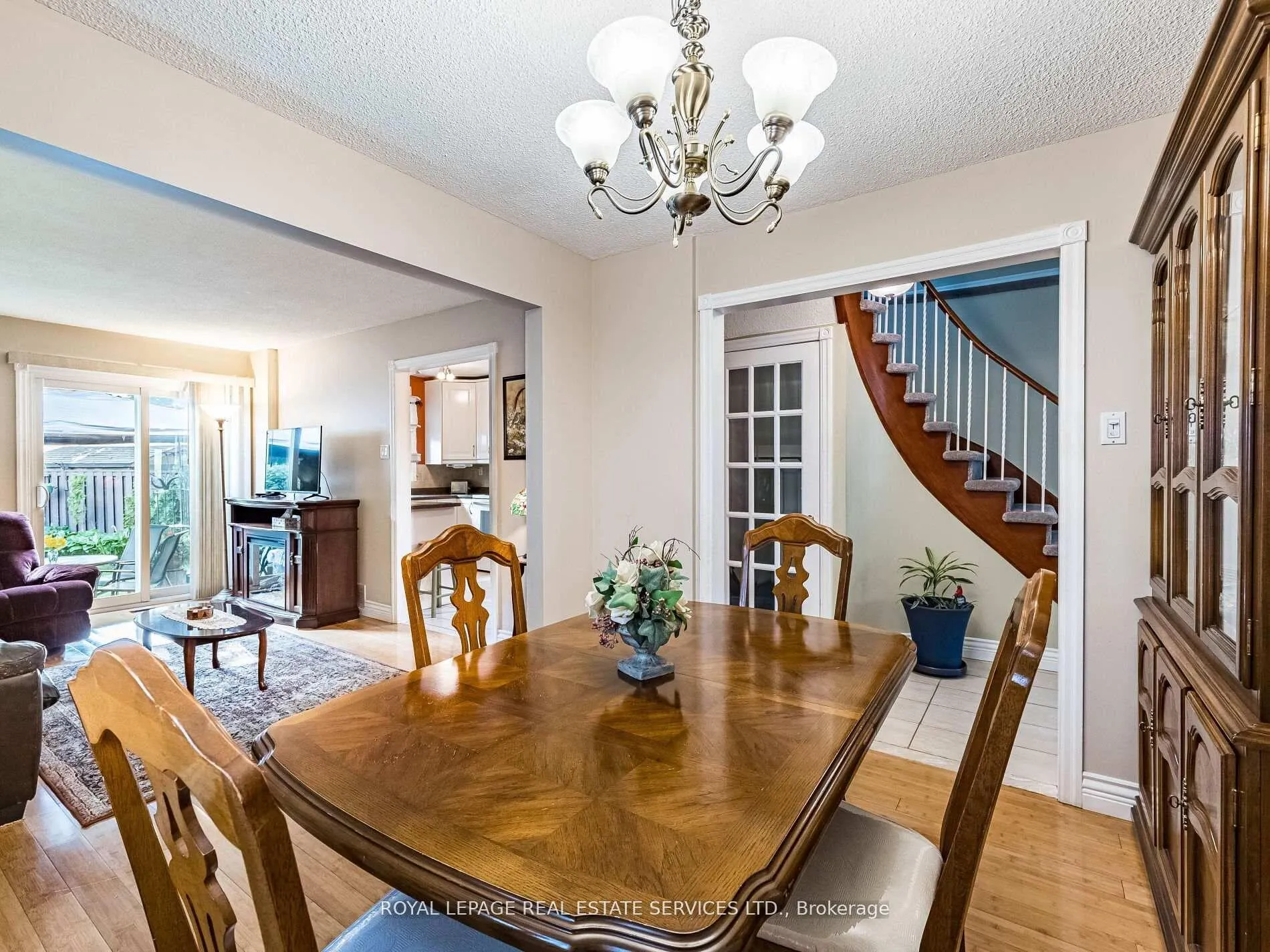 Photo 13 of 77 Martindale Crescent, Brampton, Brampton West — HOMEH