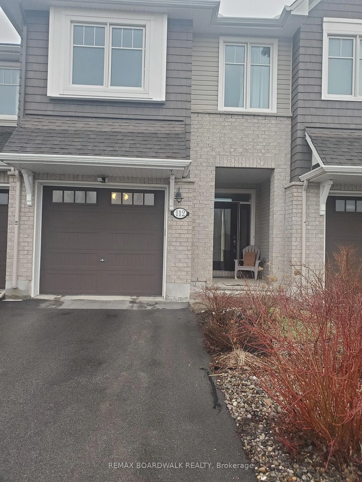 Photo 2 of 112 Kestrel Street, Ottawa, Blossom Park/Kemp Park/Findlay Creek — HOMEH