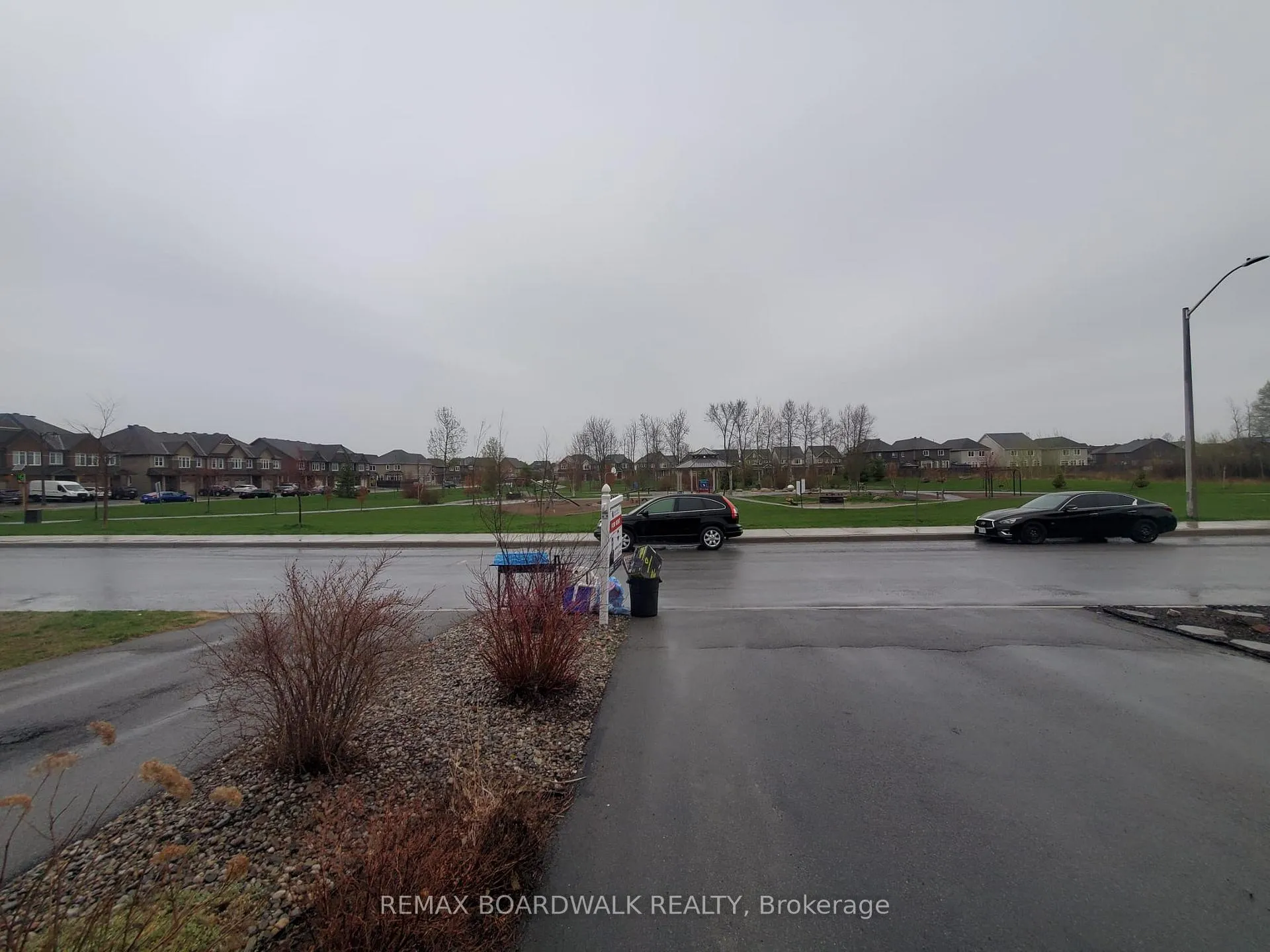 Photo 3 of 112 Kestrel Street, Ottawa, Blossom Park/Kemp Park/Findlay Creek — HOMEH