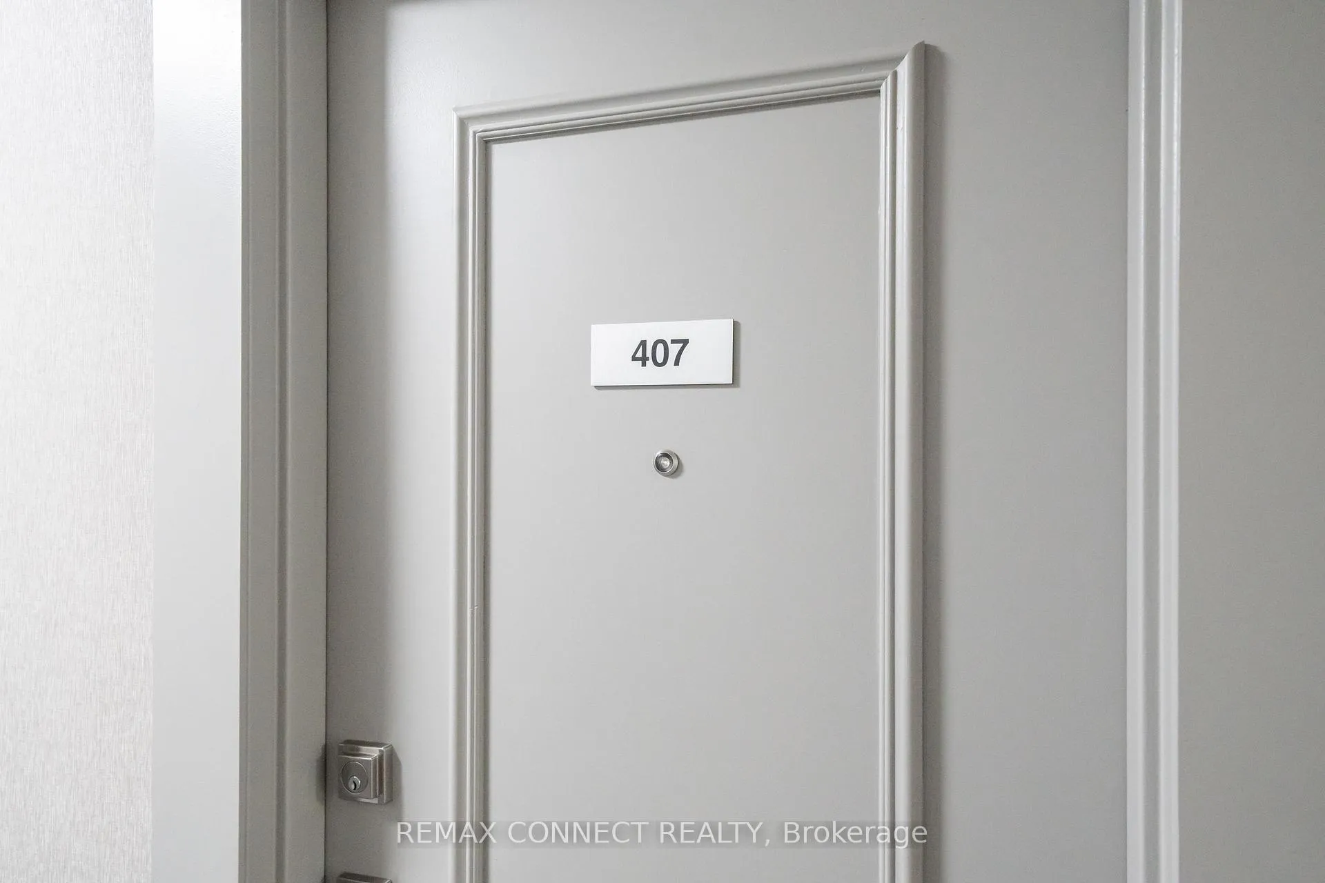 Photo 4 of 5 Vicora Linkway, Toronto, Flemingdon Park — HOMEH