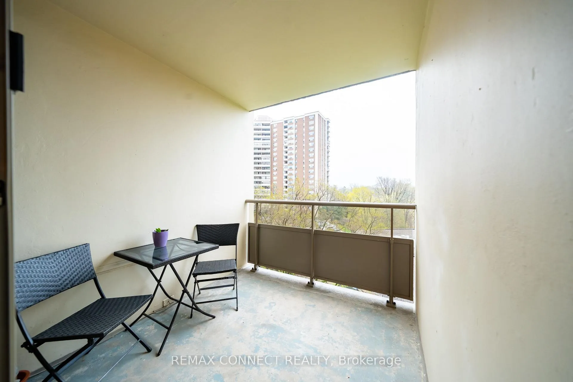 Photo 15 of 5 Vicora Linkway, Toronto, Flemingdon Park — HOMEH