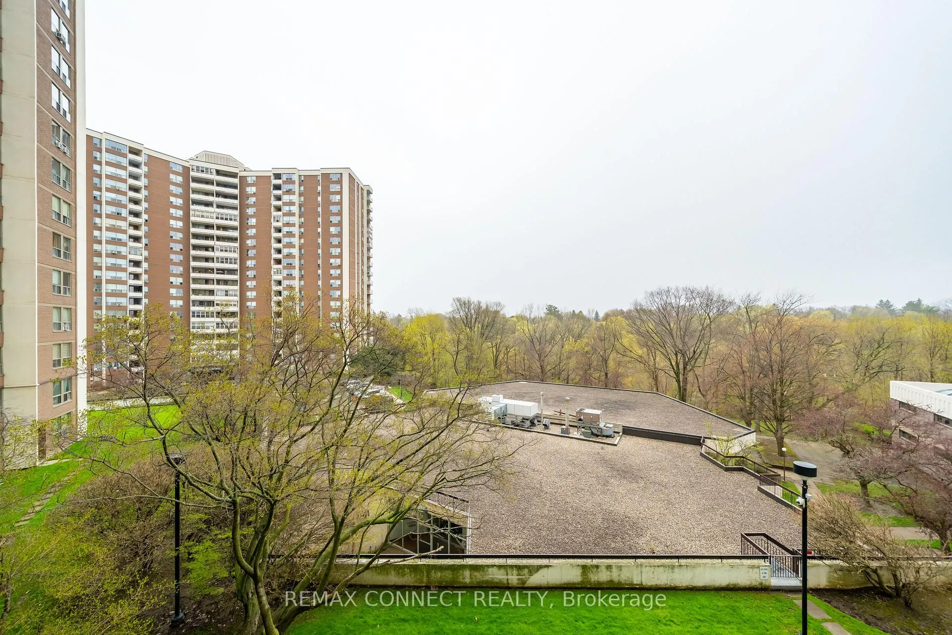 Photo 17 of 5 Vicora Linkway, Toronto, Flemingdon Park — HOMEH