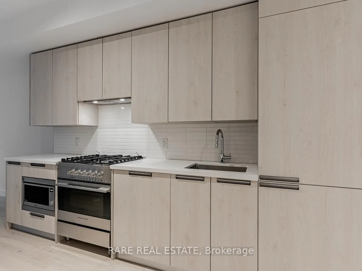 Front of Unit 504, 160 Kingsway Crescent