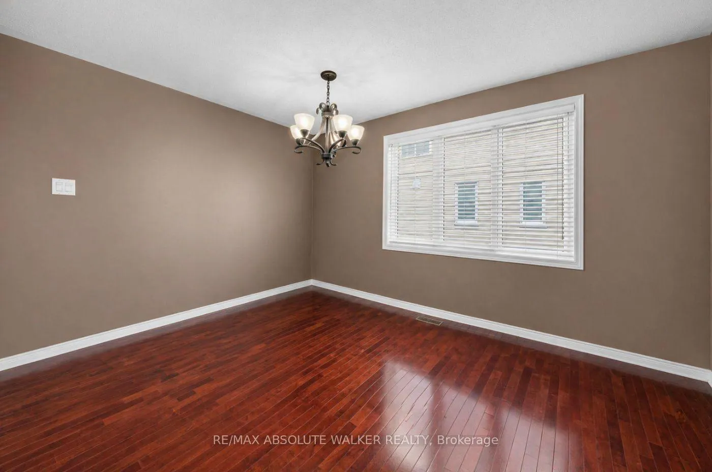 Photo 8 of Unit 8, 299 Aquaview Drive, Ottawa, Avalon East — HOMEH