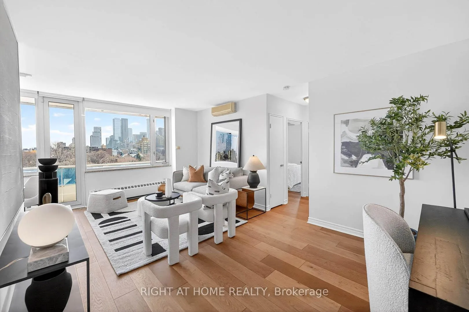 Photo 2 of Unit 701, 74 Spadina Road, Toronto, The Annex — HOMEH