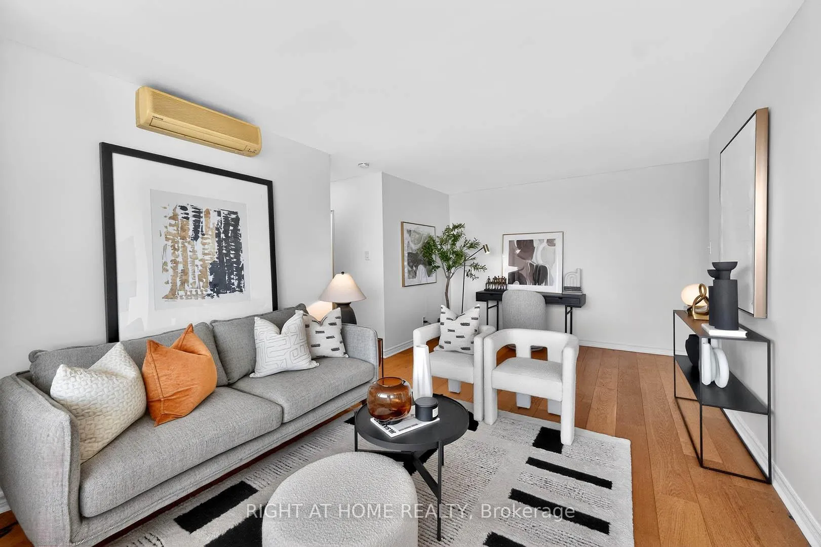 Photo 6 of Unit 701, 74 Spadina Road, Toronto, The Annex — HOMEH