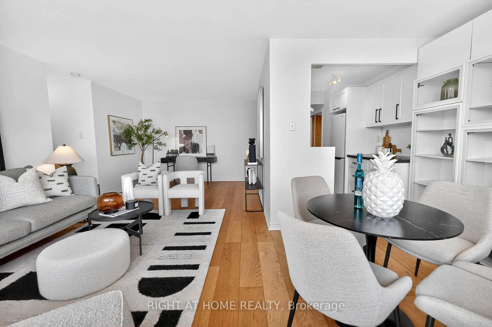 Photo 10 of Unit 701, 74 Spadina Road, Toronto, The Annex — HOMEH