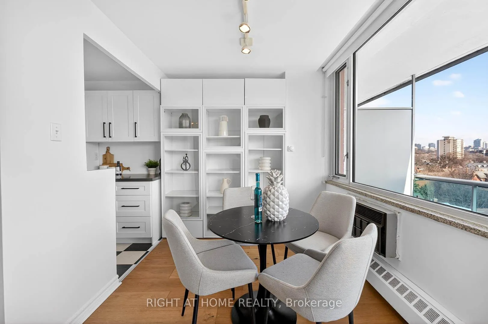 Photo 13 of Unit 701, 74 Spadina Road, Toronto, The Annex — HOMEH