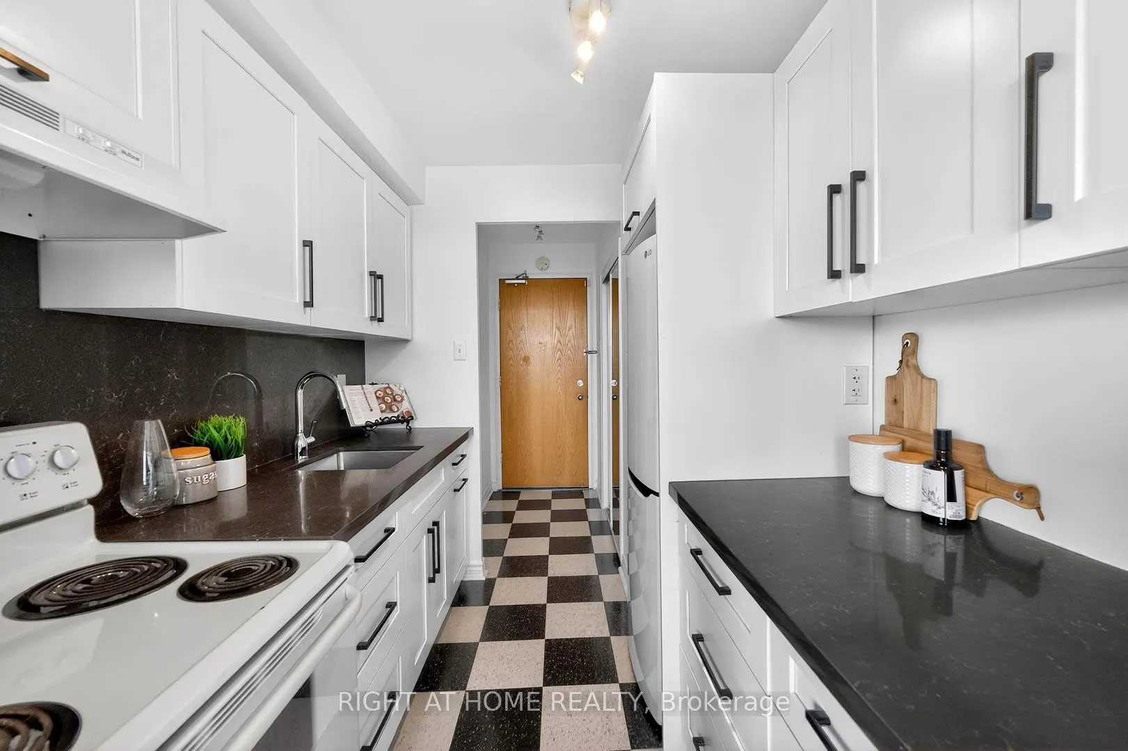 Photo 15 of Unit 701, 74 Spadina Road, Toronto, The Annex — HOMEH