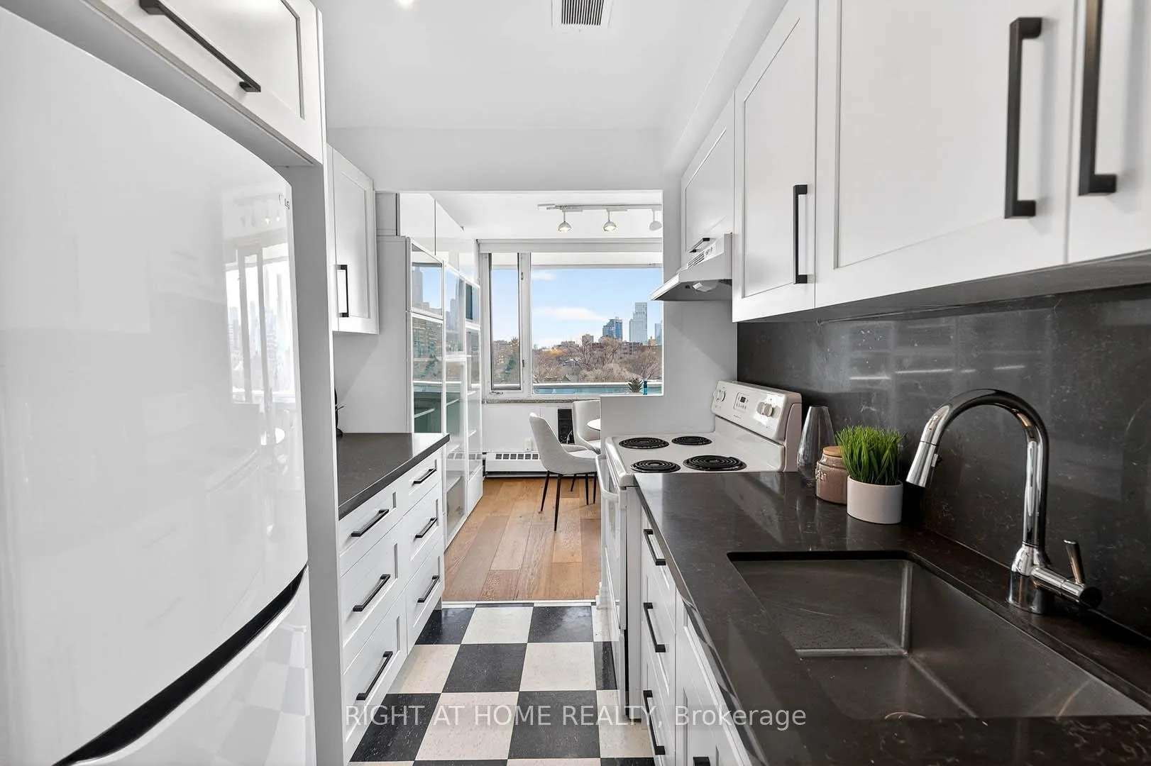 Photo 16 of Unit 701, 74 Spadina Road, Toronto, The Annex — HOMEH