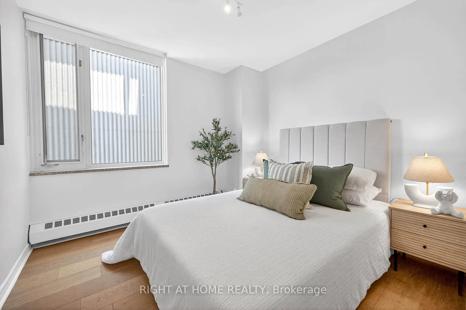 Photo 20 of Unit 701, 74 Spadina Road, Toronto, The Annex — HOMEH