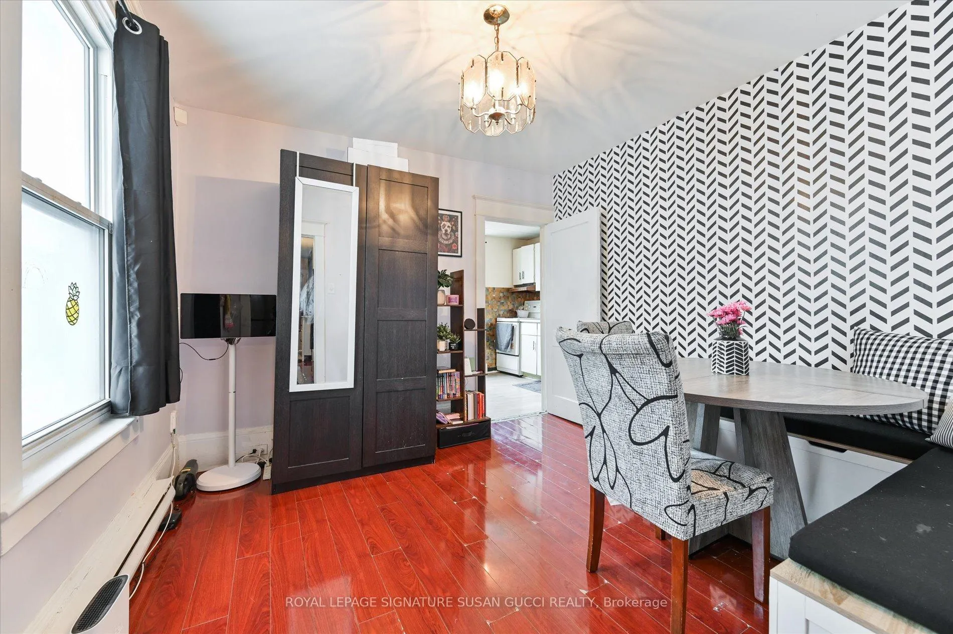 Photo 4 of 840 Sammon Avenue, Toronto, Danforth Village-East York — HOMEH