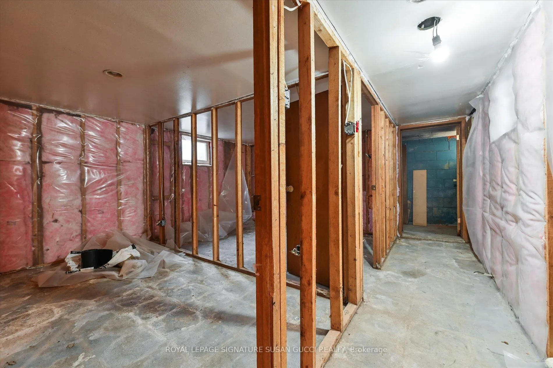 Photo 13 of 840 Sammon Avenue, Toronto, Danforth Village-East York — HOMEH