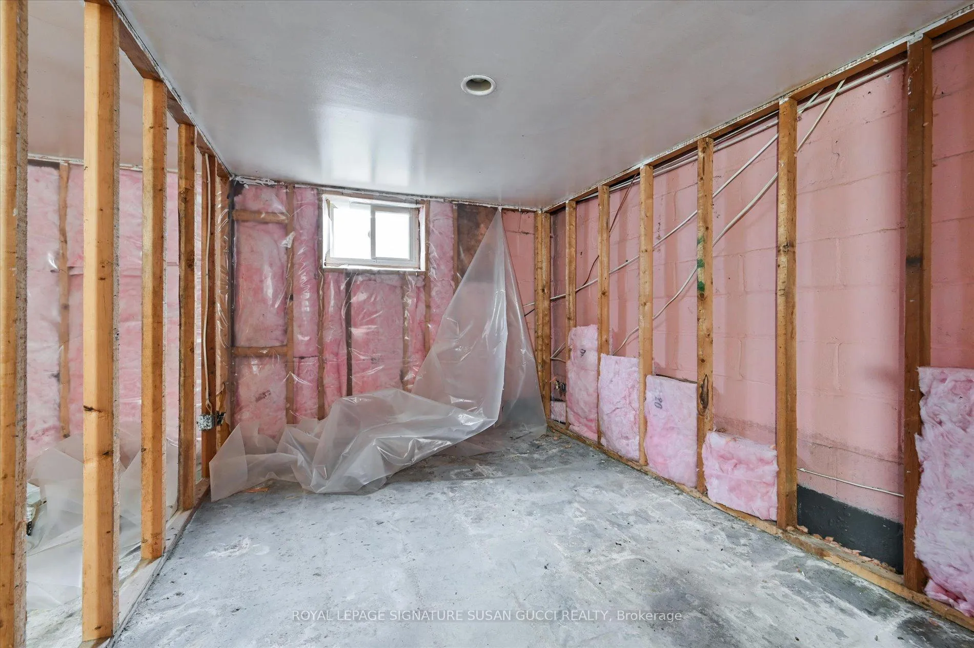 Photo 15 of 840 Sammon Avenue, Toronto, Danforth Village-East York — HOMEH
