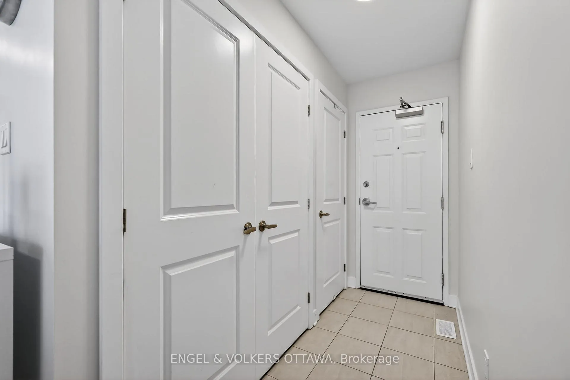 Photo 2 of Unit A, 192 Forward Avenue, Ottawa, Mechanicsville — HOMEH