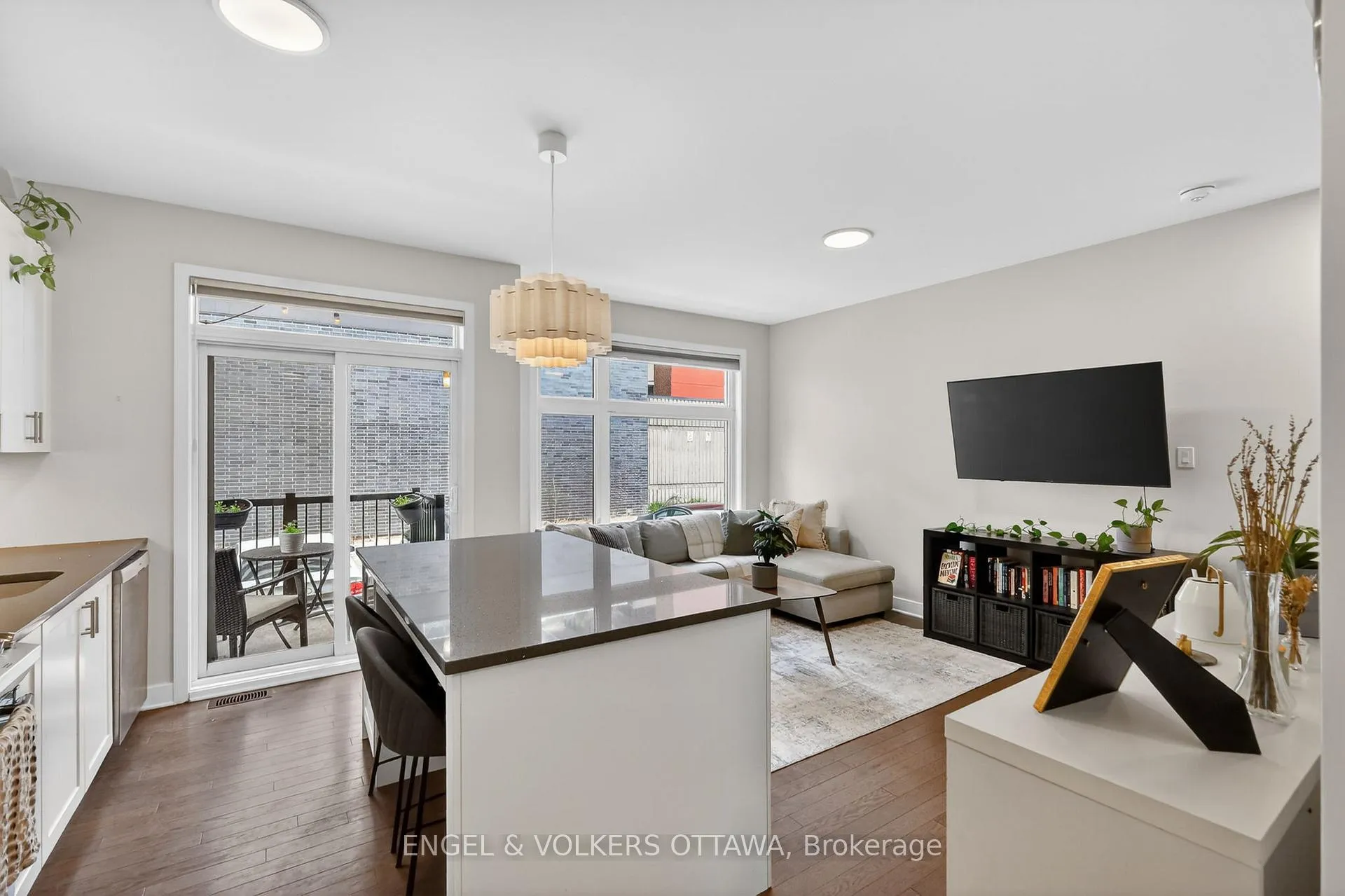 Photo 6 of Unit A, 192 Forward Avenue, Ottawa, Mechanicsville — HOMEH
