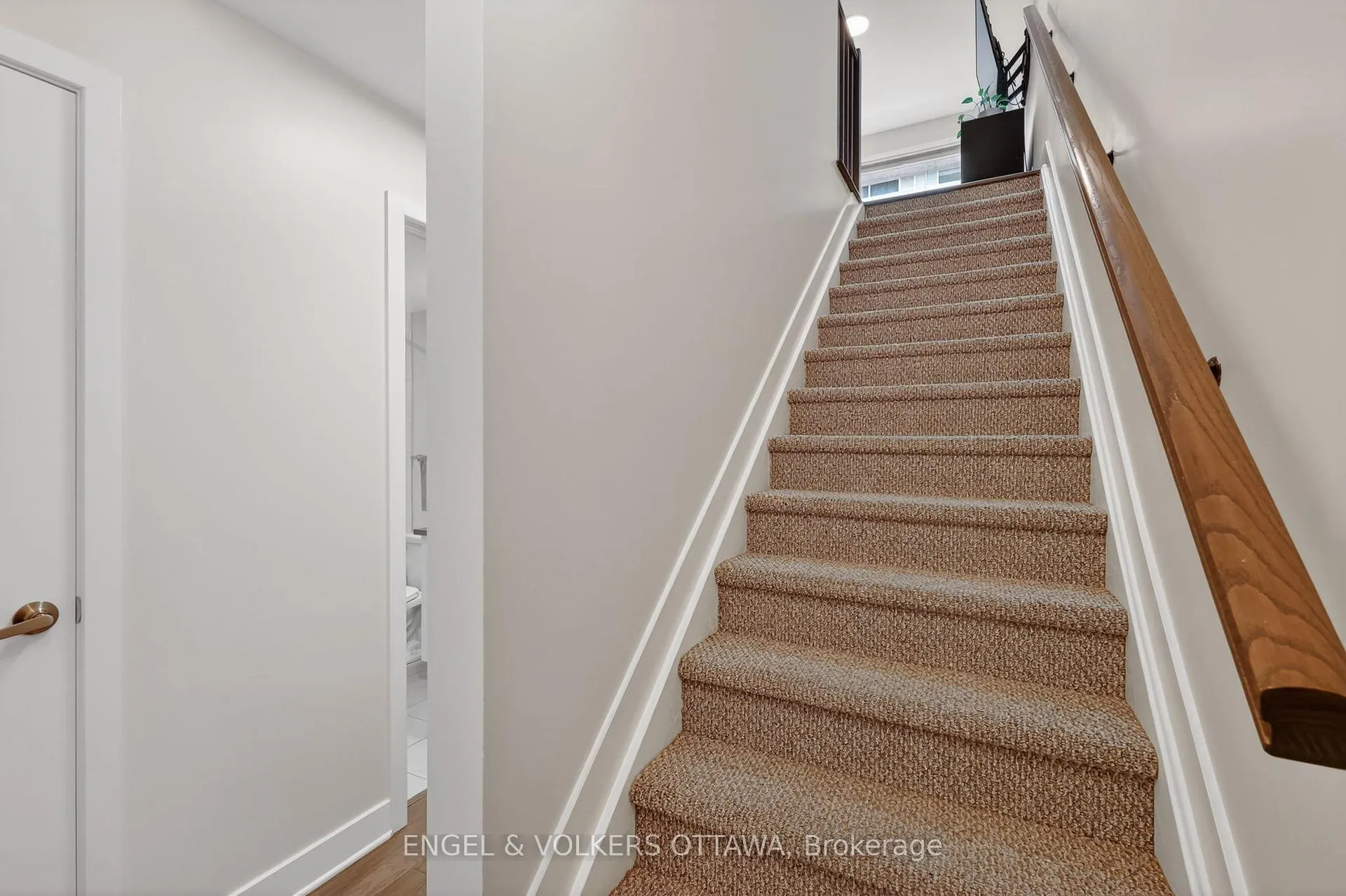 Photo 15 of Unit A, 192 Forward Avenue, Ottawa, Mechanicsville — HOMEH