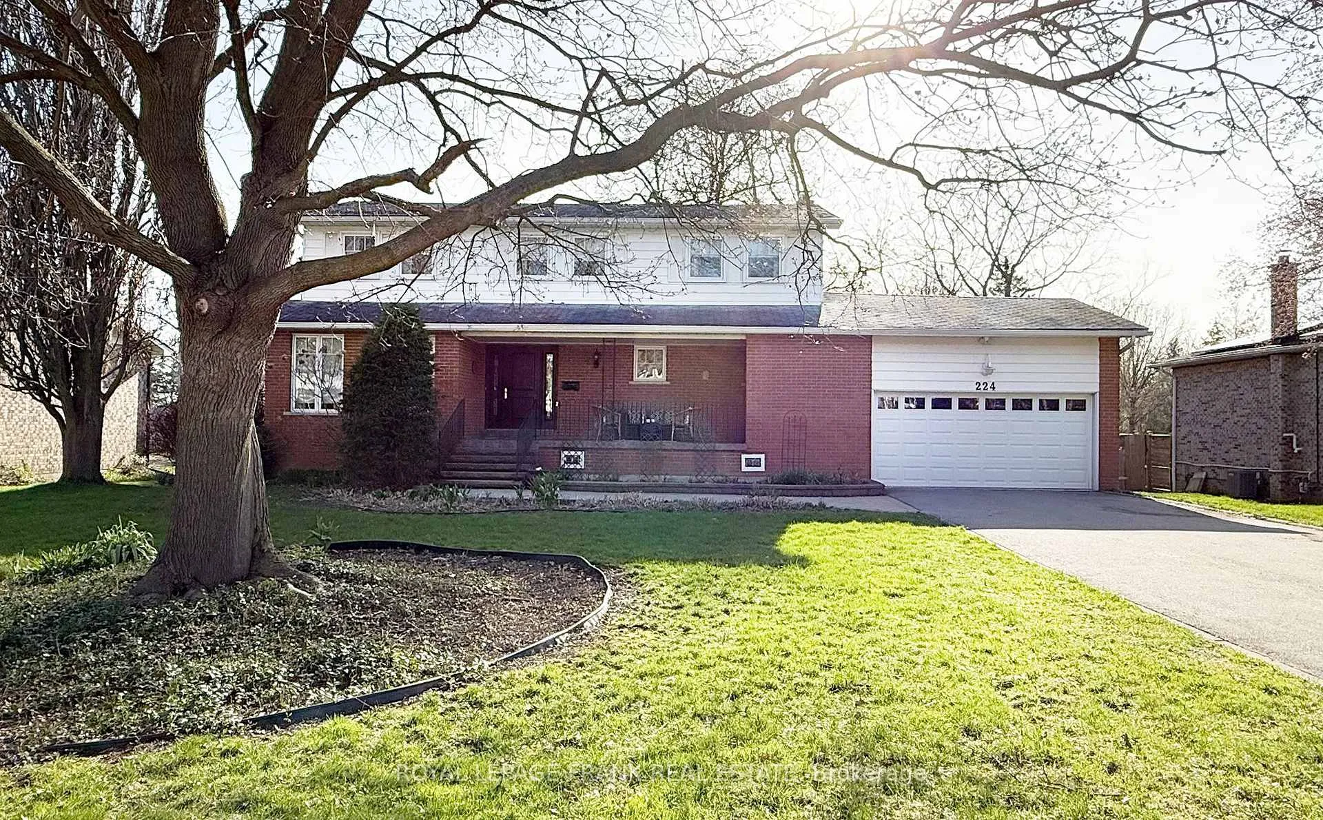 Photo 2 of 224 Wellington Street, Whitby, Lynde Creek — HOMEH