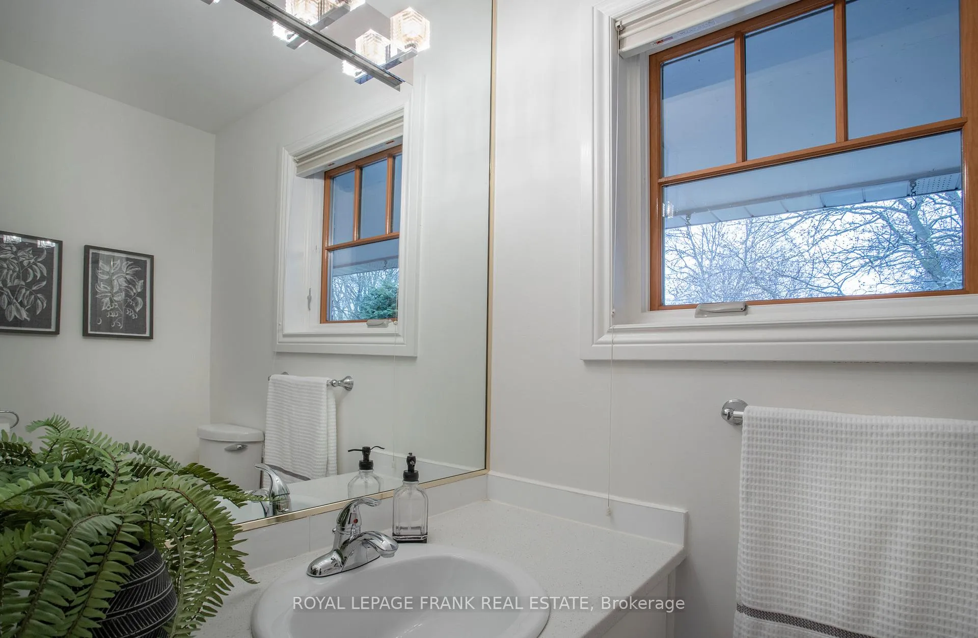 Photo 24 of 224 Wellington Street, Whitby, Lynde Creek — HOMEH