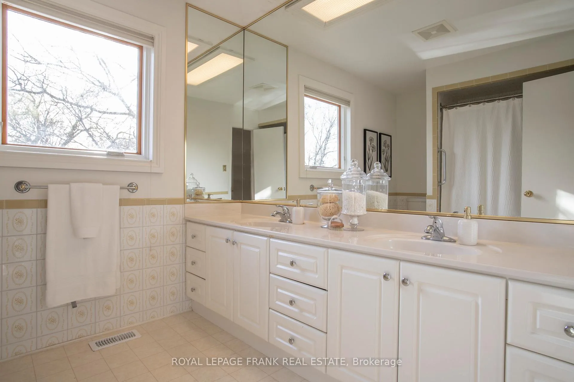 Photo 33 of 224 Wellington Street, Whitby, Lynde Creek — HOMEH